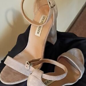 Steve Madden "Carson Beige" Block Heel Sandals